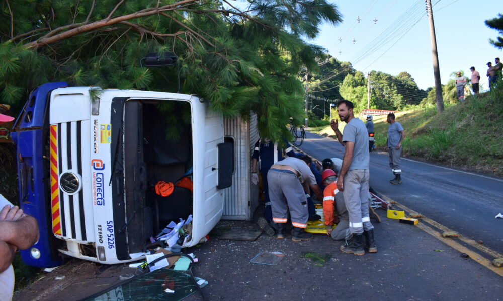 Motorista evita tragédia em Morro Reuter após ficar sem freio jogou o