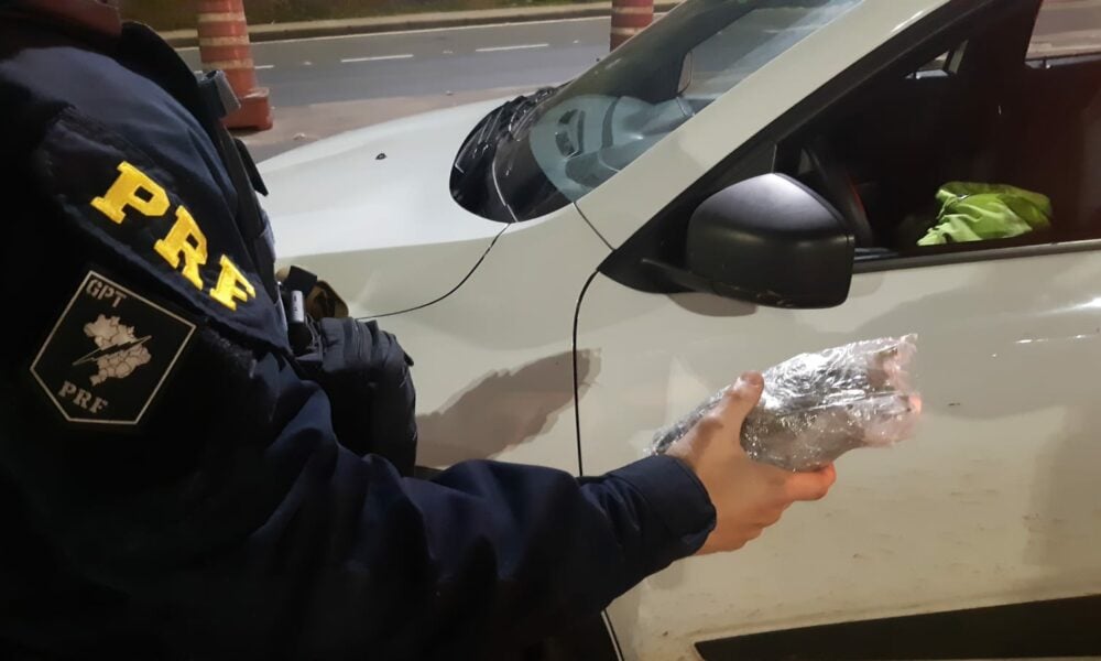 VÍDEO traficante carro de Morro Reuter é preso maconha skunk