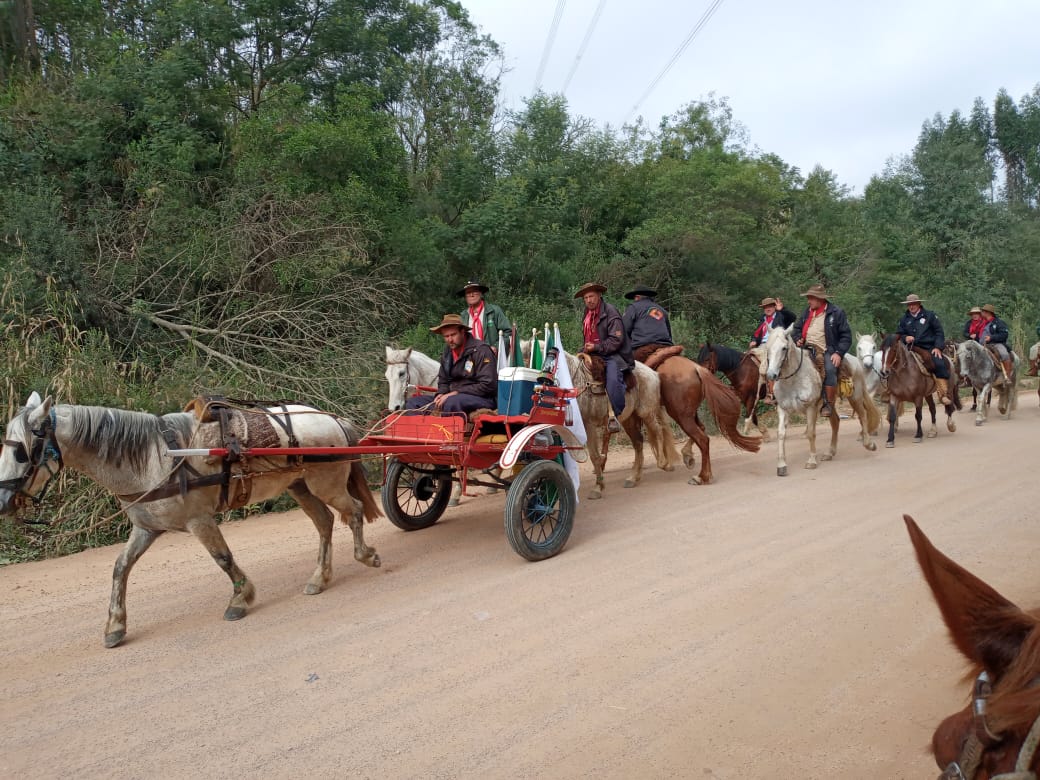 Cavalgada da Chama Crioula: entre São Jerônimo e Triunfo, uma balsa para a  cavalaria; veja vídeo - Jornal O Diário