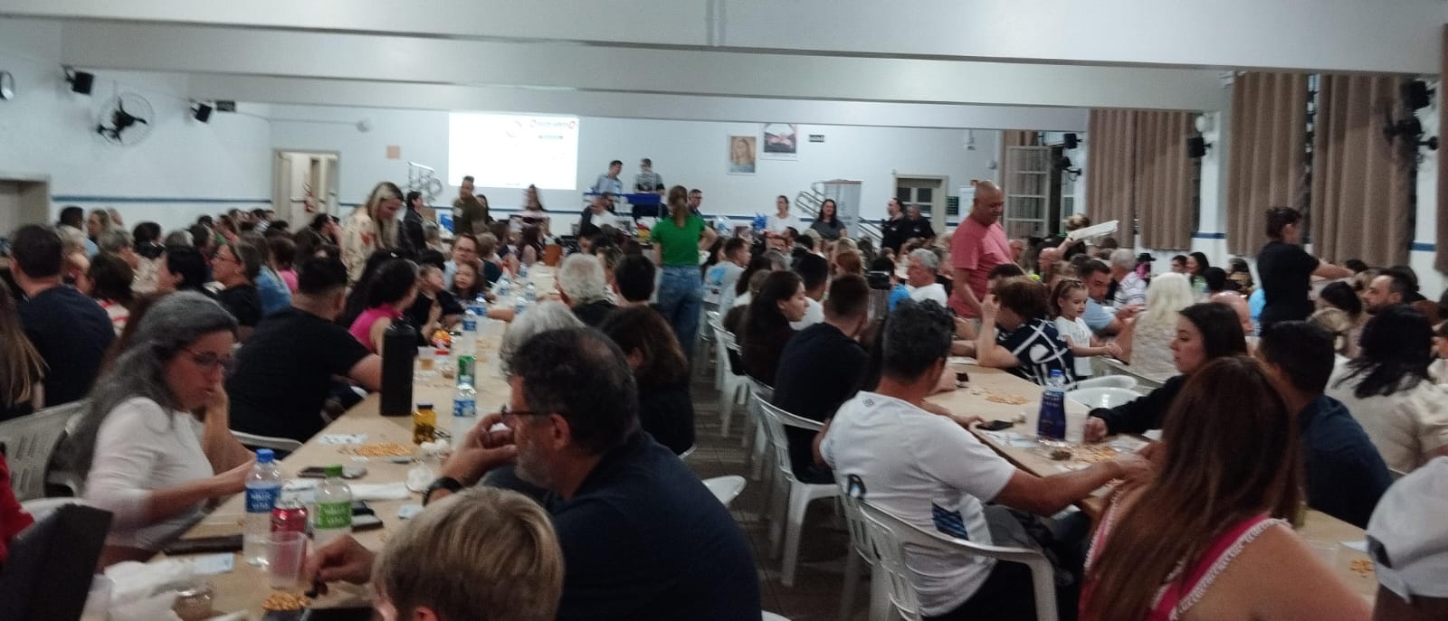 Bingo do Imaculada Conceição lotou pavilhão escolar