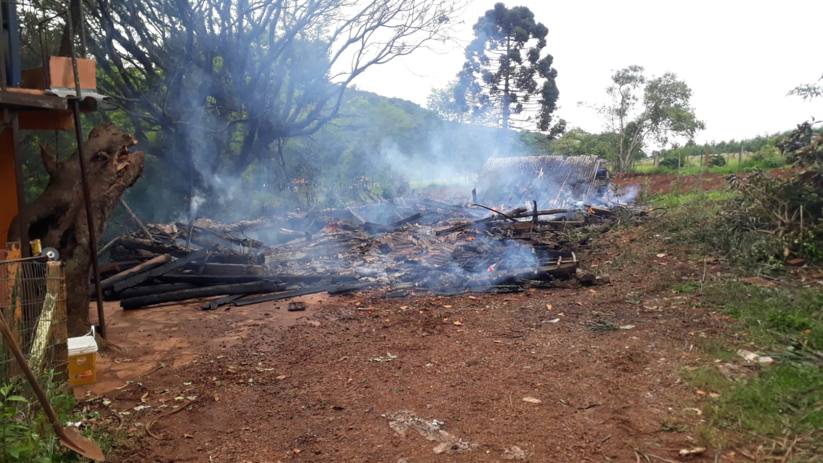 incêndio em galpão, Incêndio em Morro Reuter mobilizou