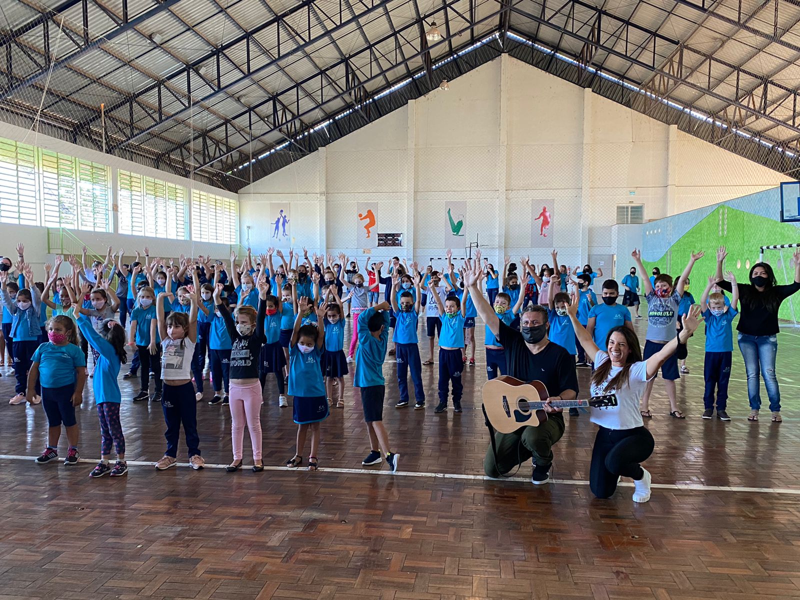 Participaram do encontro a diretora Elisandra Silva e equipe docente