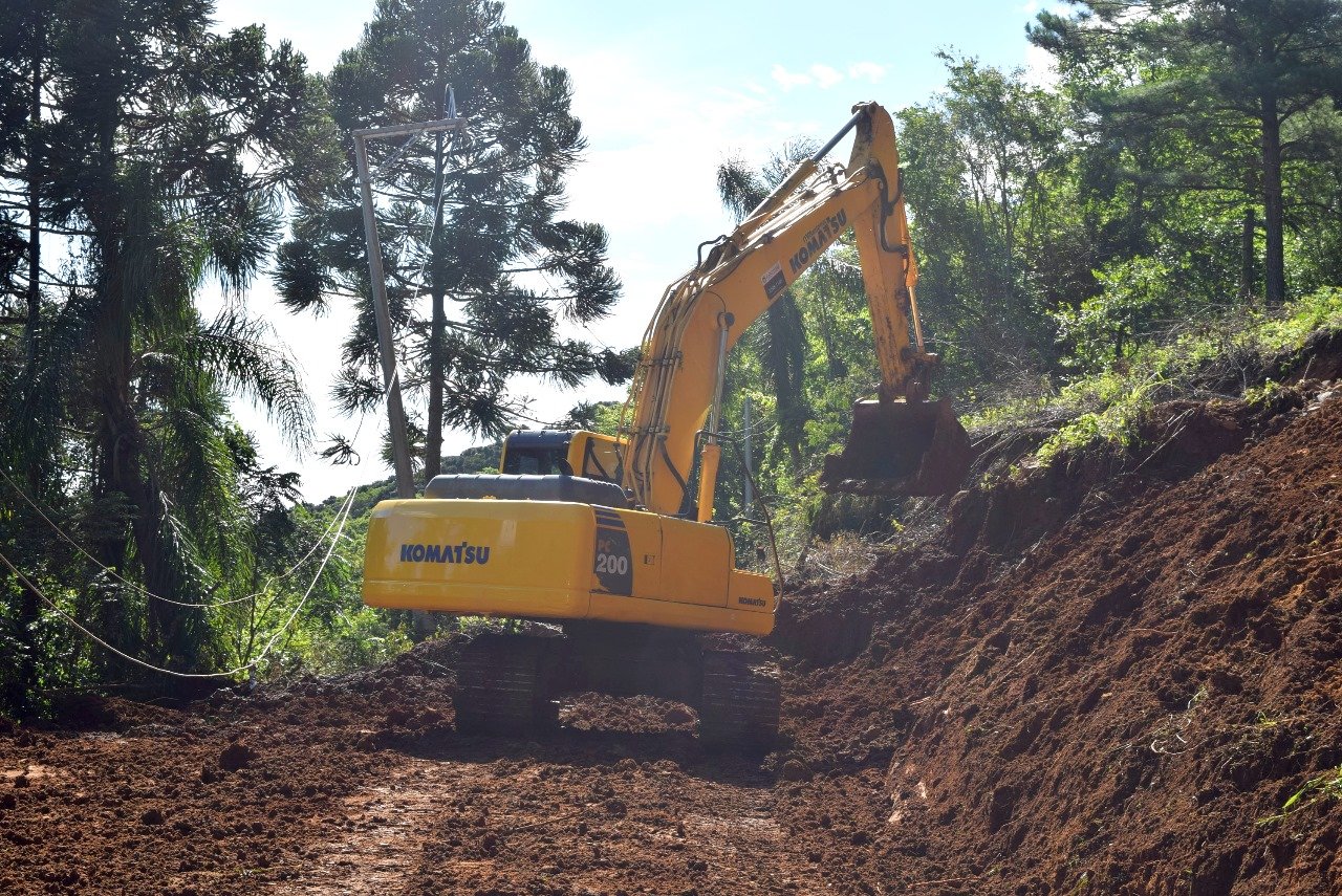 Secretaria de Obras segue trabalhando para desbloquear as vias (CRÉD. FRANCIS LIMBERGER)