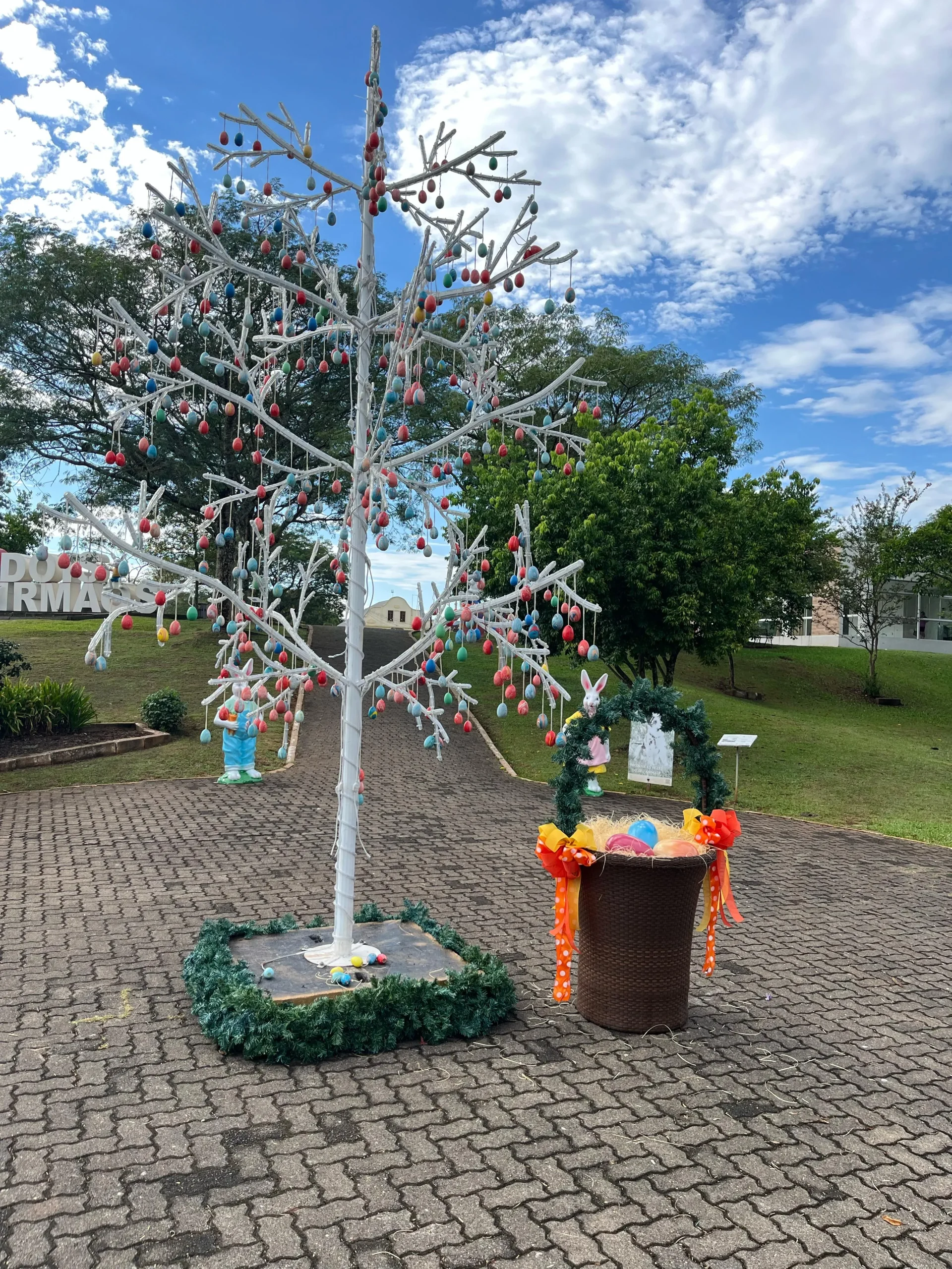 Páscoa de Dois Irmãos no Parque Romeo Wolf