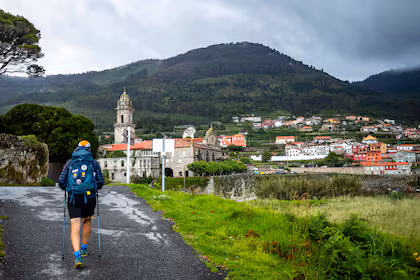 Las construcciones antiguas salpican el paisaje cerca de Pontevedra