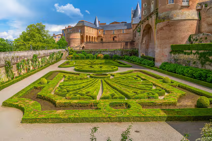 El acceso a los exteriores del palacio medieval sí es gratuito